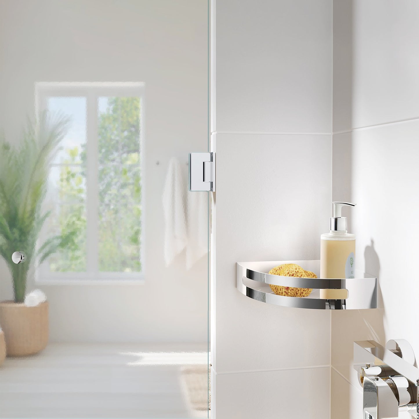 Corner shower basket with insert