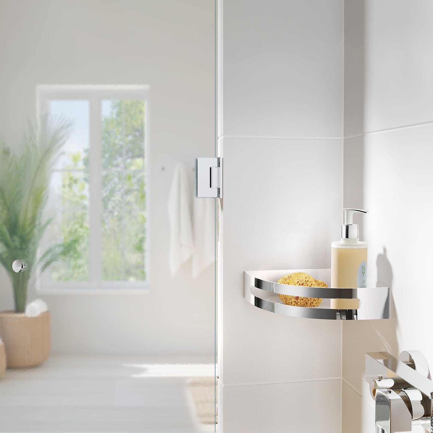 Corner shower basket with insert