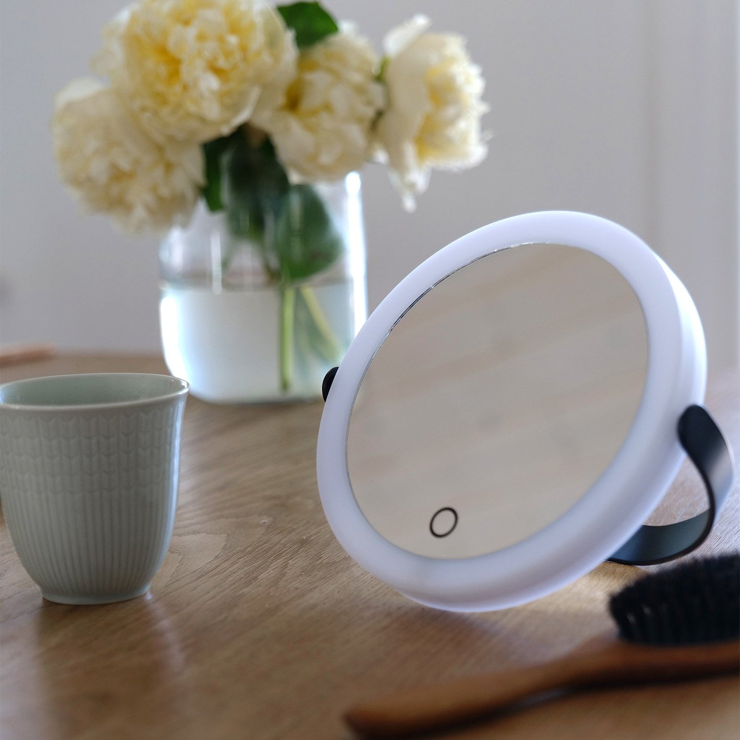 Sminkspegel med LED-belysning