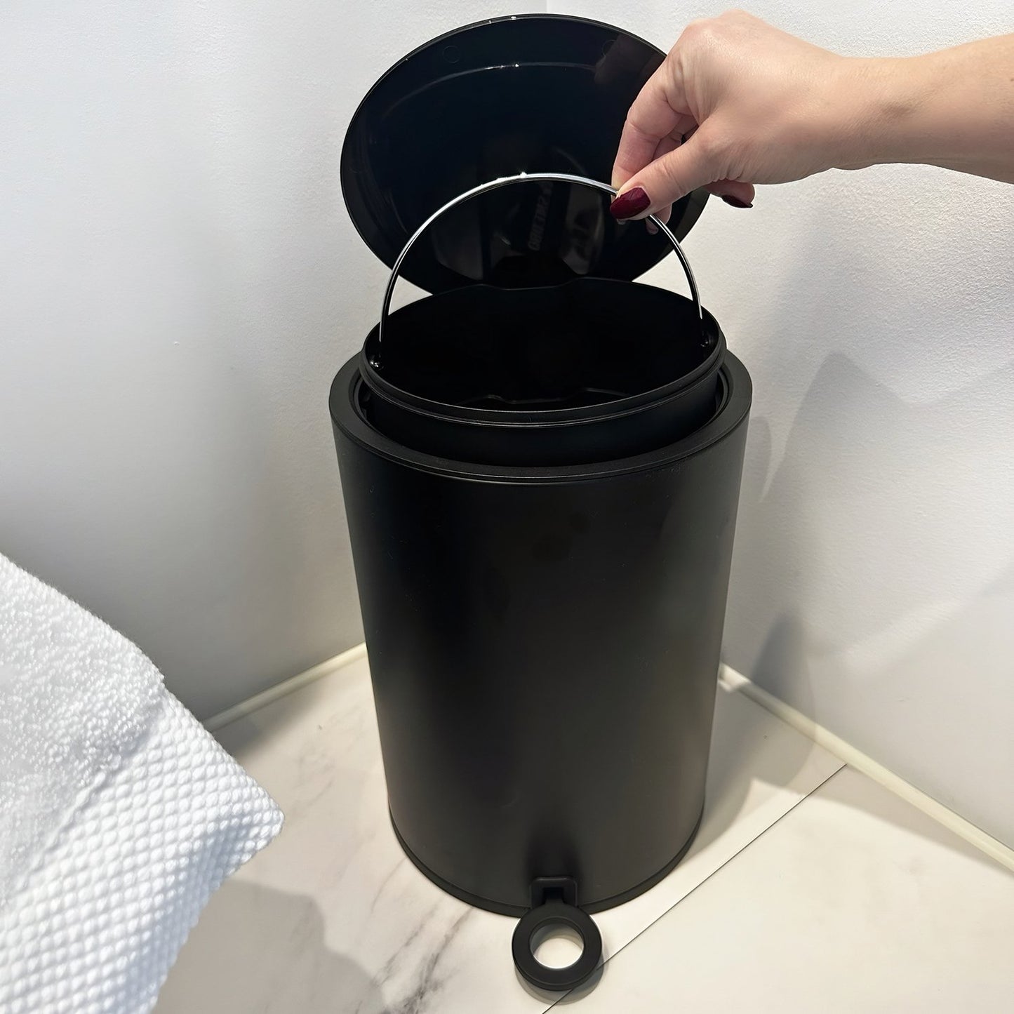 Pedal bin